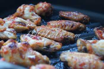 Куриные крылышки, запеченные в медово-аджичном соусе: рецепт с пошаговым фото