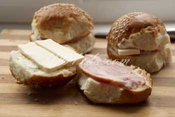 Бутерброд в булочке с ветчиной и сыром: рецепт с пошаговым фото