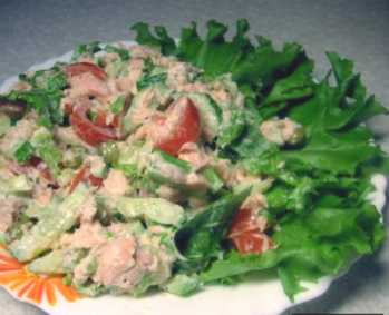 Салат из красной рыбы и овощей &#171;Хозяйка&#187;
